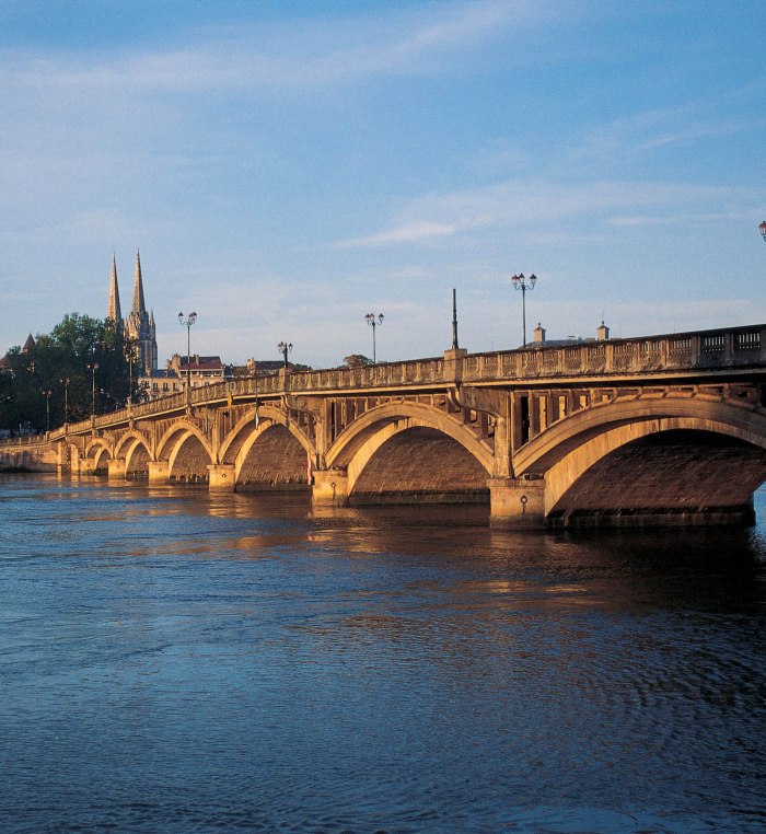 Pont de сен Эсприт Франция
