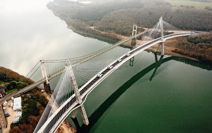 Terenez Bridge Франция