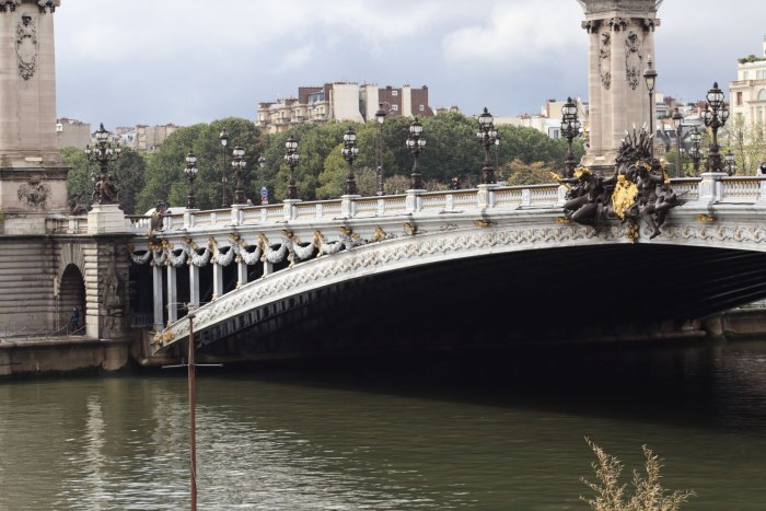 Евро с мостом во Франции