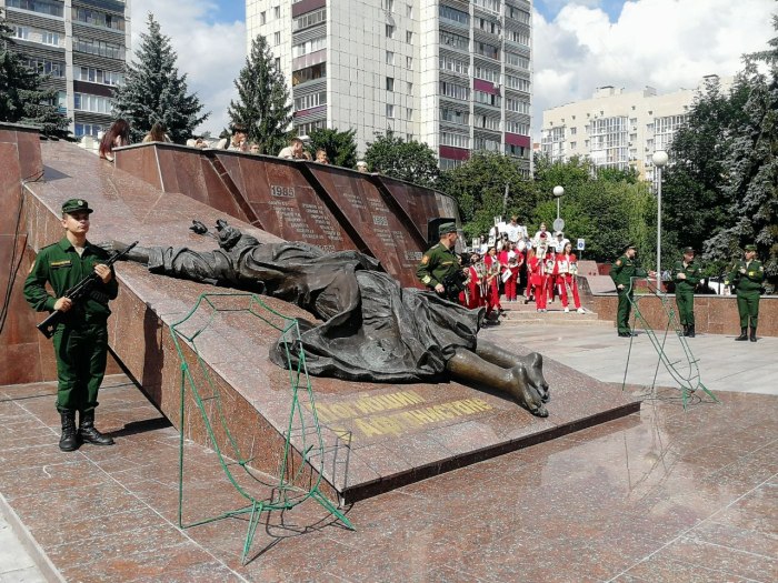 Памятник воинам интернационалистам в Курске