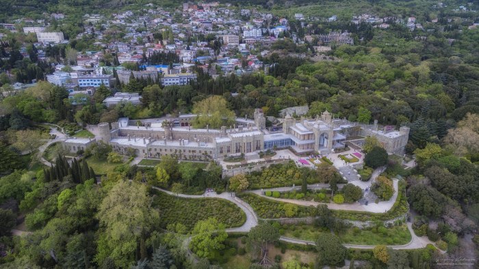 Воронцовский дворцово-парковый комплекс Алупка