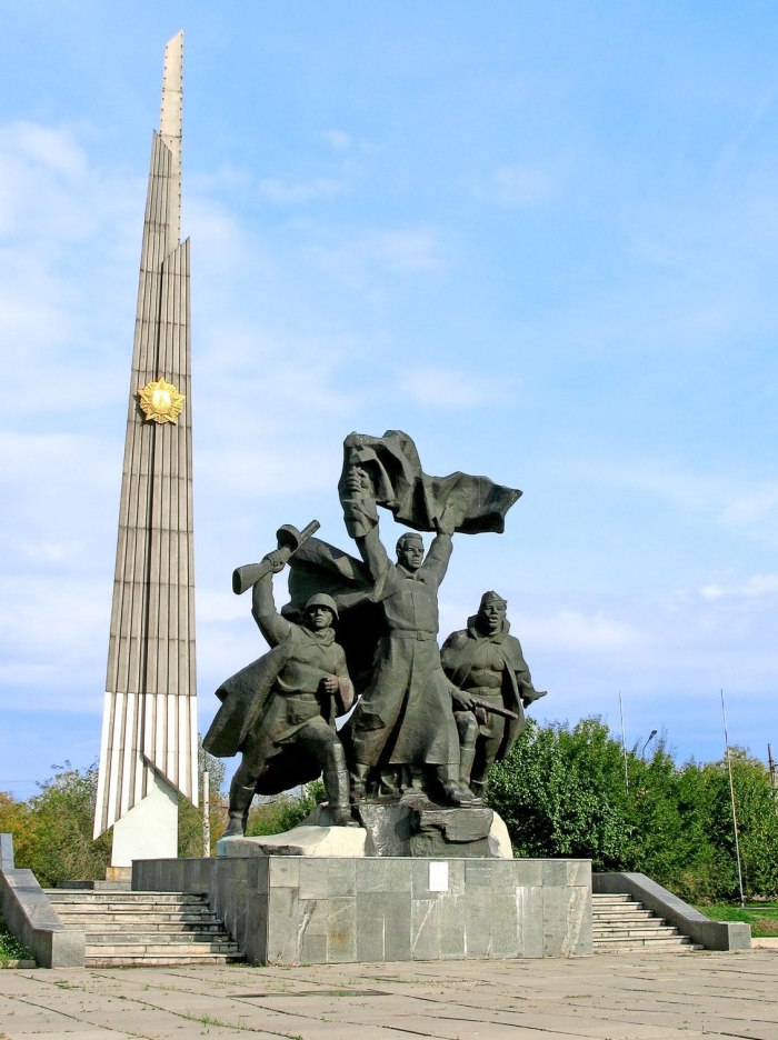 Памятник освободителям Луганска