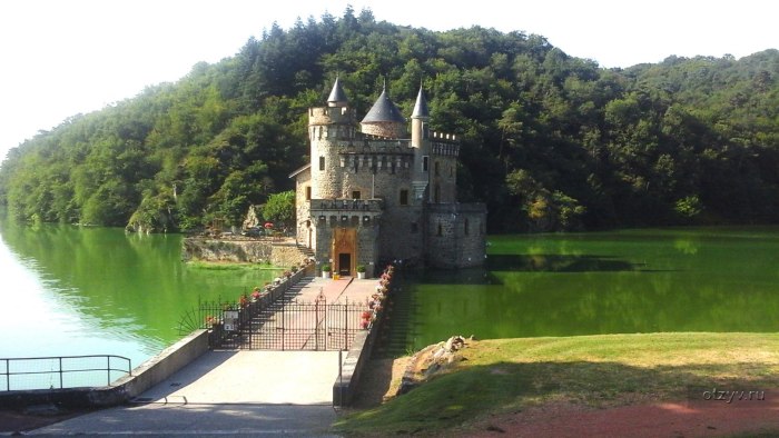 Château de la Roche (Saint-Priest-la-Roche)
