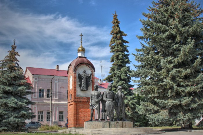 Памятники города Ельца