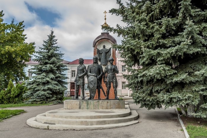 Памятник в честь 850 летия города Елец
