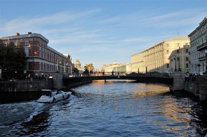 Поцелуев мост в Санкт-Петербурге