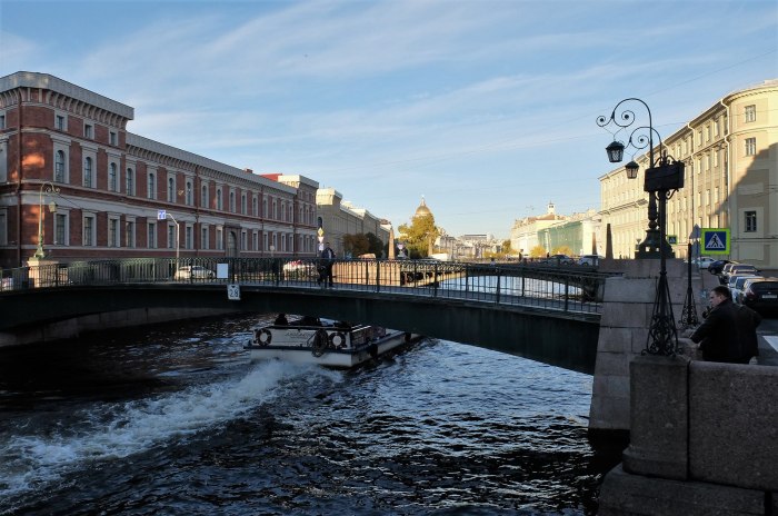 Мост со львами в Санкт-Петербурге канал Грибоедова
