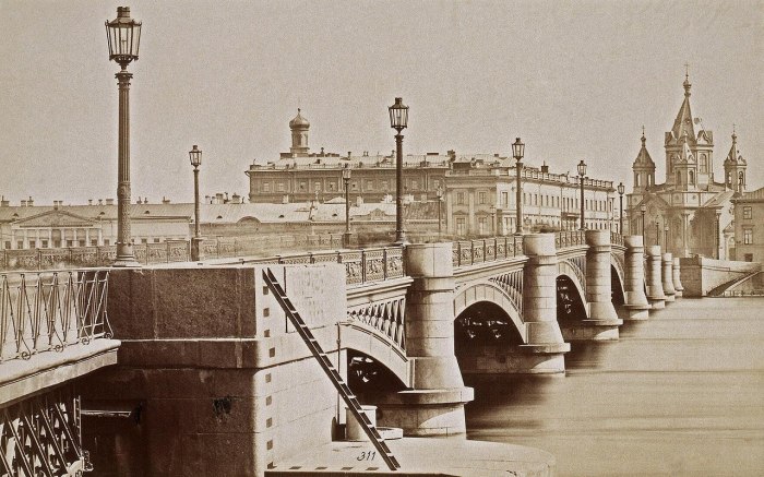 Николаевский мост в Санкт-Петербурге