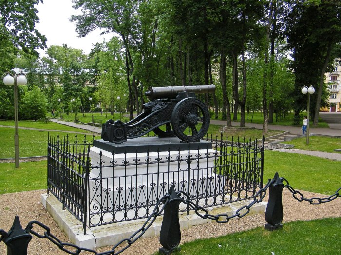 Лопатинский парк памятники в Смоленске