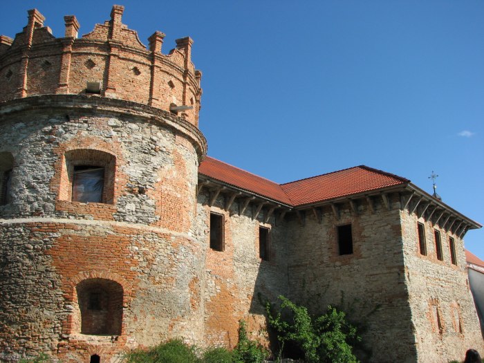 Староконстантиновский замок