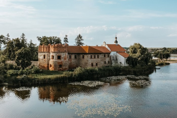Староконстантинов. Замок князей Острожских