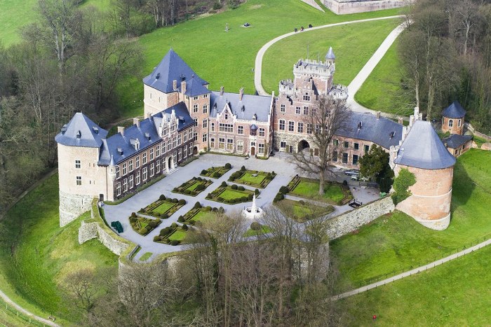 Замок Гаасбек (Kasteel van Gaasbeek)