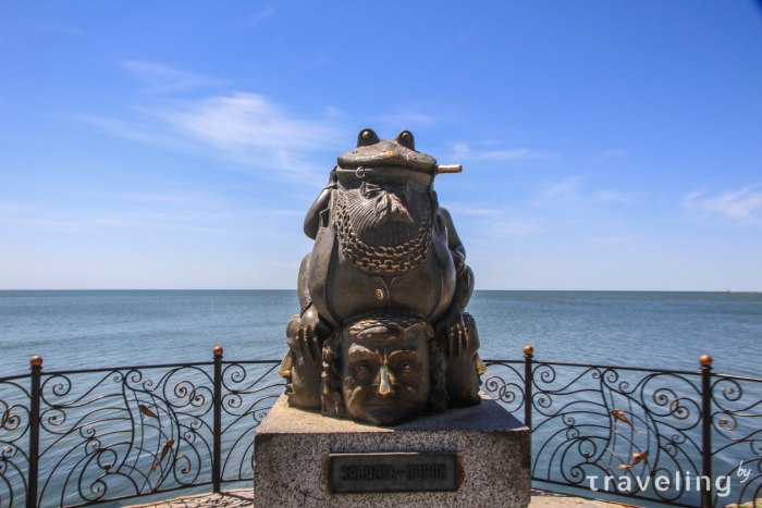 Бердянск набережная памятники