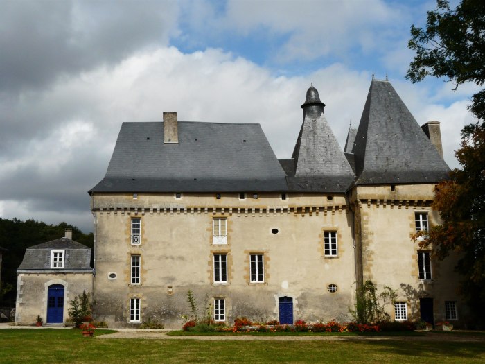 Vaugaubert Dordogne замок