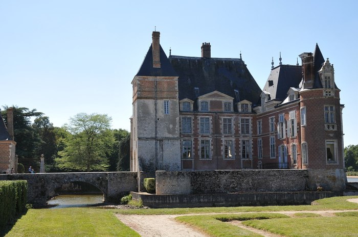 Замок Chateau-de-la-Sarraz