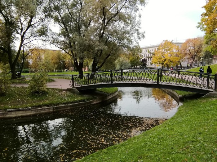 Сад дворца Юсуповых в Санкт-Петербурге