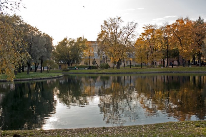 Юсуповский сад в Санкт-Петербурге осенью