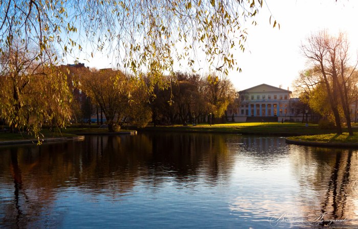 Юсуповский сад в Санкт-Петербурге осенью