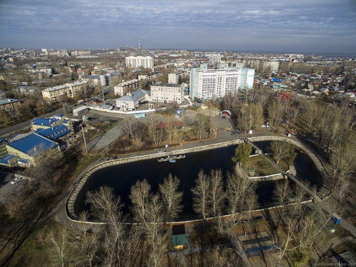 Парк изумрудный Барнаул пруд
