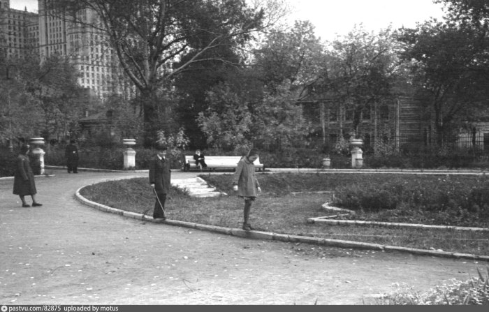 Сквер Павлика Морозова в Москве