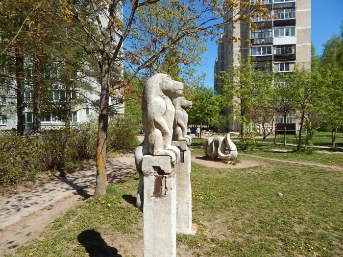 Памятник в Ярцево в парке