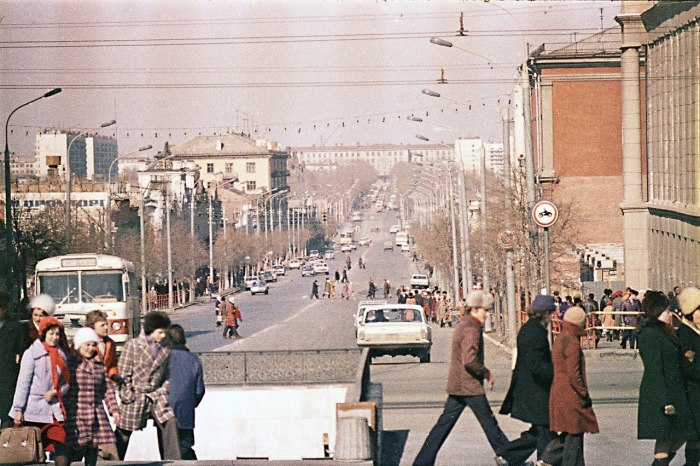 Улицы Челябинска в 90е