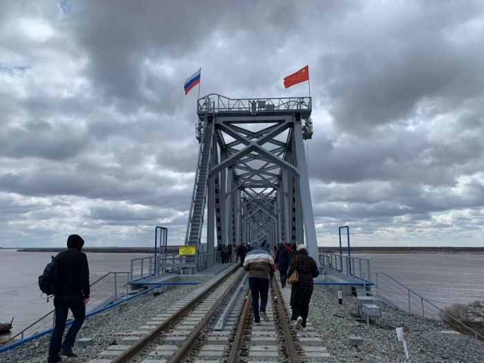 Мост Нижнеленинское Тунцзян через Амур
