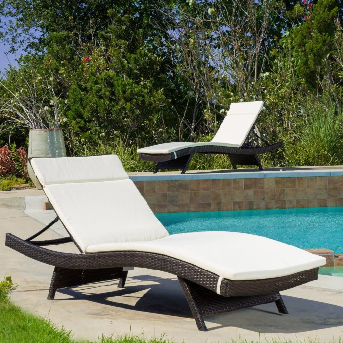 Chaise Lounge шезлонг