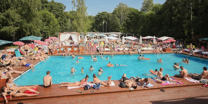 Бассейн в парке Фили в Москве