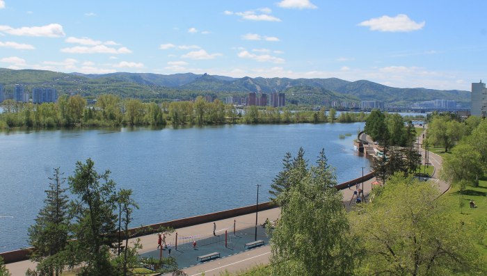 Набережная Енисея река Енисей фото
