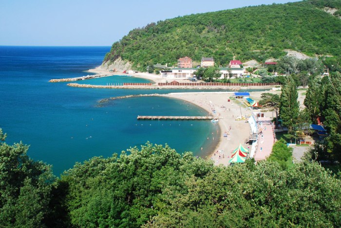 Голубая бухта в Геленджике