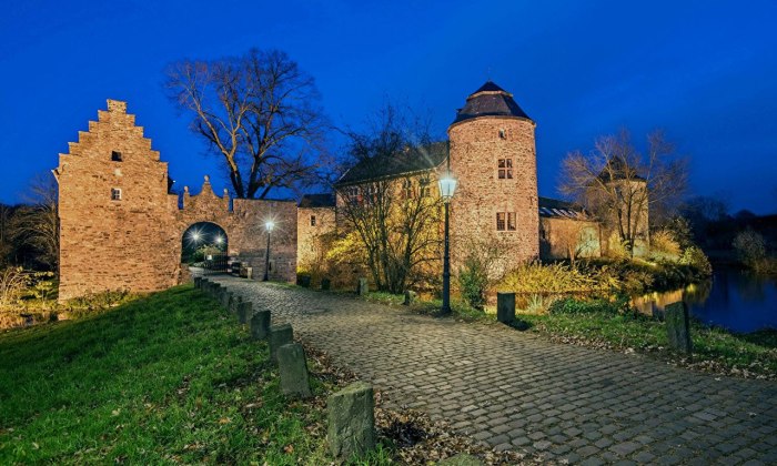 Замок-город Бюль. Германия