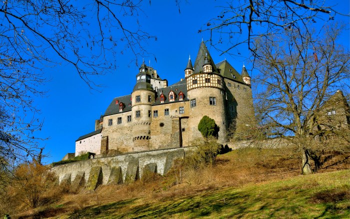 Замок Бюрресхайм, Германия (XII век)