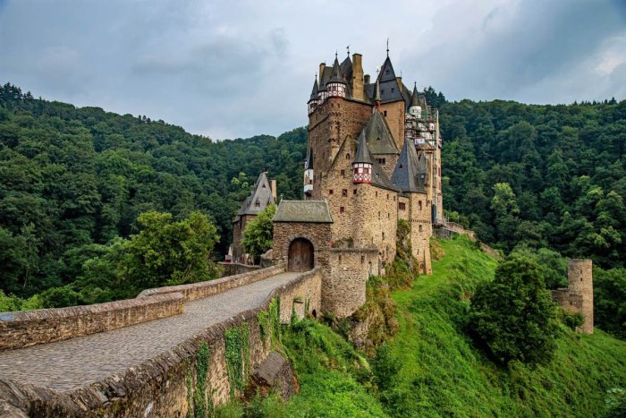Замок Эльц Германия