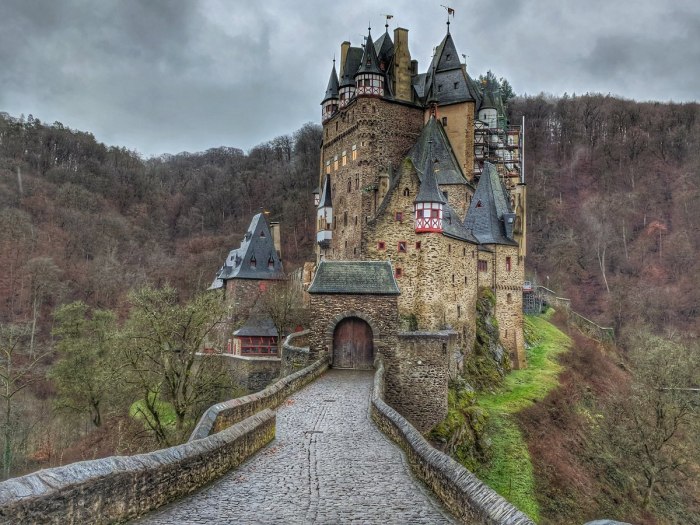 Замок Эльц (Burg Eltz)