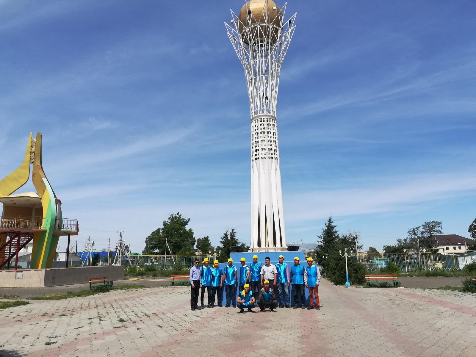 Зайсан казахстан. Зайсан (город). Зайсан архитектура. Гостиница Зайсан Казахстан Зайсан.