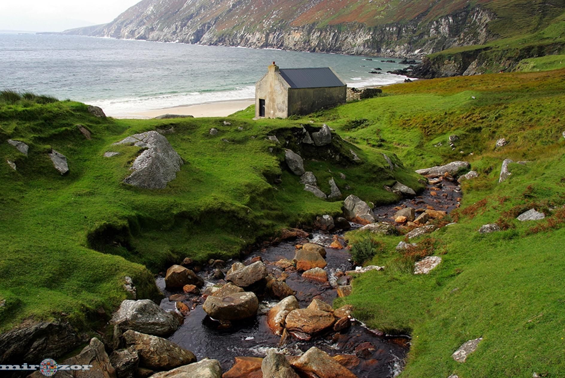 Ireland houses. Смервик Ирландия. Исландия Ирландия Северная Ирландия. Дангарван Ирландия. Каслбар Ирландия.