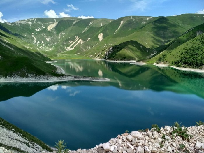 Озеро в Чечне Кезеной