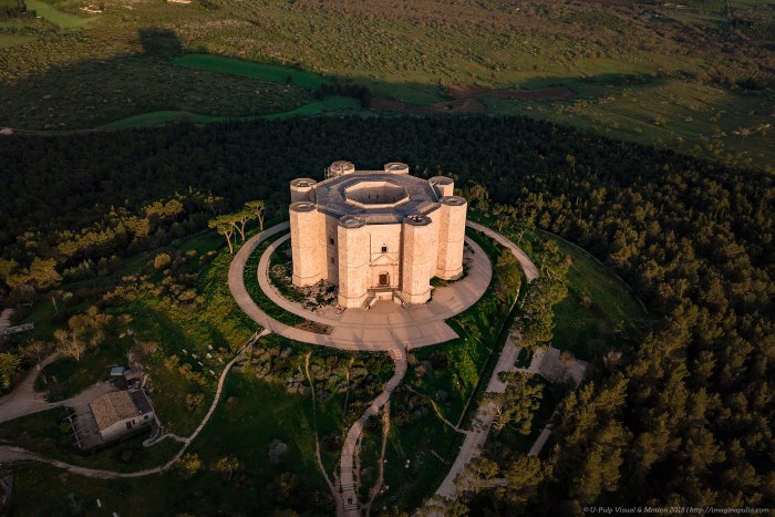 Кастель-дель-Монте (Castel del Monte)