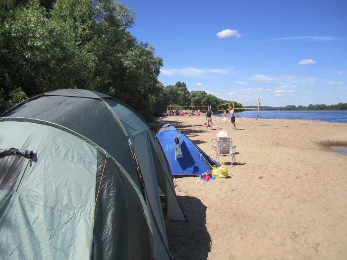 Палаточный городок на Оке