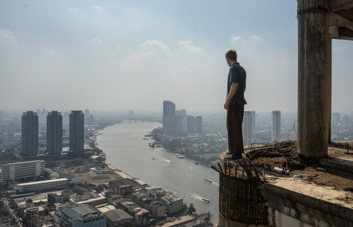 Небоскреб Sathorn unique Tower