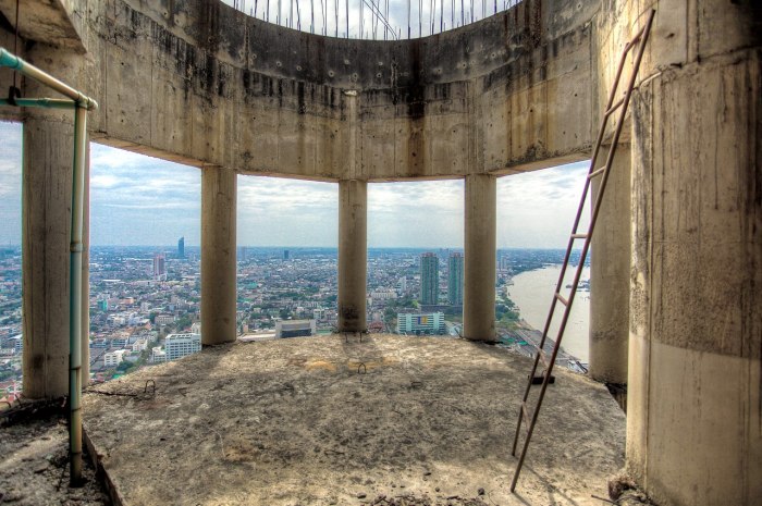 Небоскреб Sathorn unique Tower в Таиланде