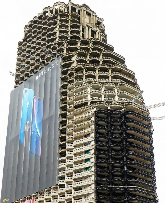 Небоскреб Sathorn unique Tower в Таиланде