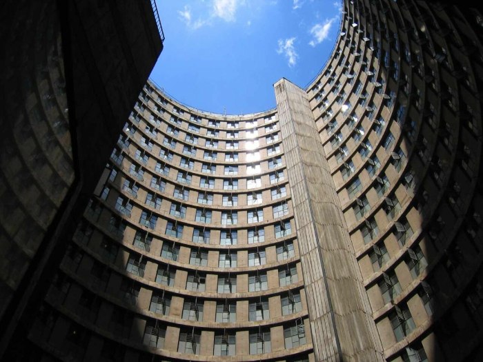 Ponte City небоскреб в Йоханнесбурге