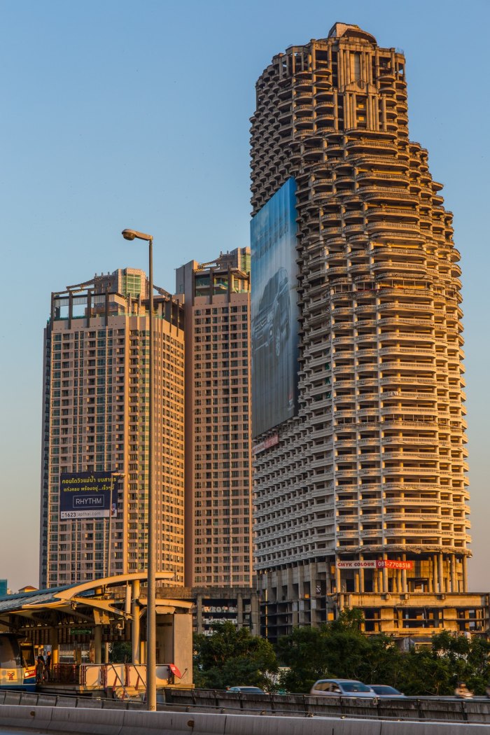 Небоскреб Sathorn unique Tower в Таиланде