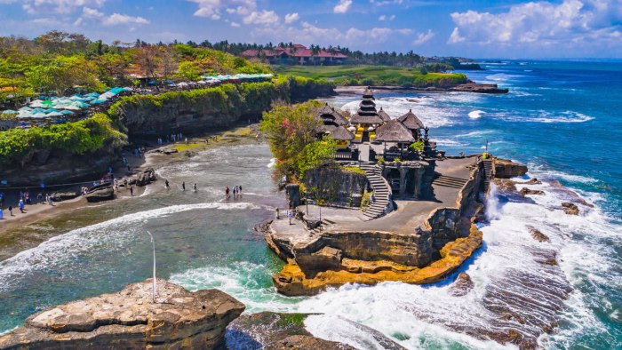 Храм tanah lot Бали