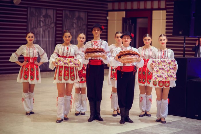 Молдавский национальный танцор