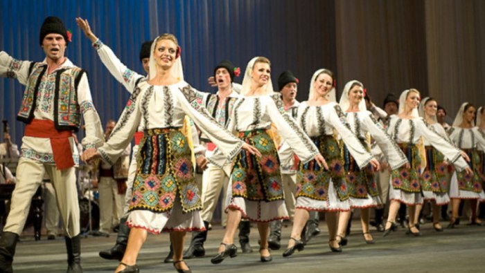 Молдавский танцевальный ансамбль жок