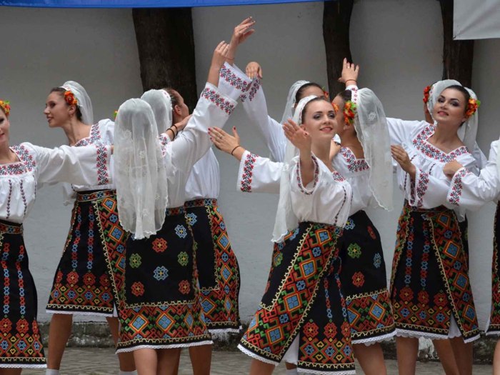 Национальный костюм Молдавии