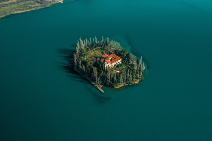 Остров Висовац, Хорватия
